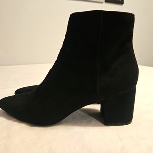 Steve Madden Black Suede Chelsea Ankle Bootie Size 7.5M